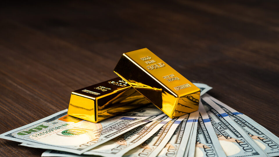 Risk Assets Sell Off as Gold Hits a 3-Month High